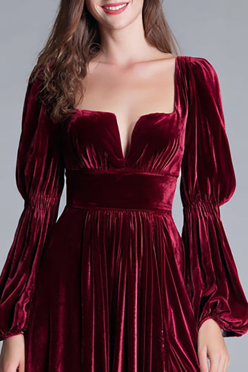Velours bordeaux col carré Une robe formelle trapèze avec fente